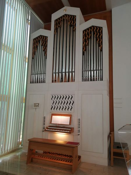 Datei:Rosenheim, Neuapostolische Kirche (2).jpg