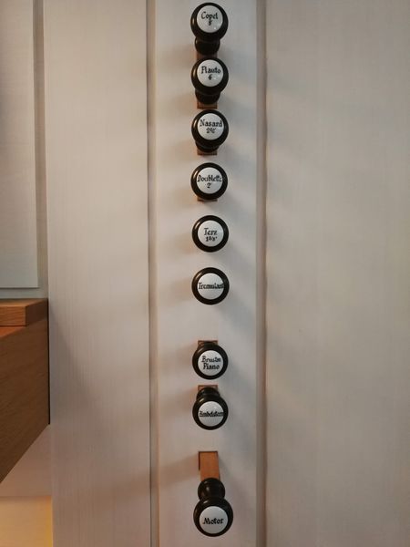 Datei:Rosenheim, Neuapostolische Kirche (5).jpg