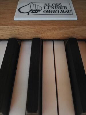 Rosenheim, Neuapostolische Kirche (8).jpg