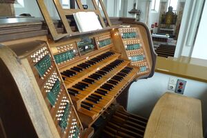 Rosenthal, Unserer Lieben Frau von der Linde, Spieltisch.JPG