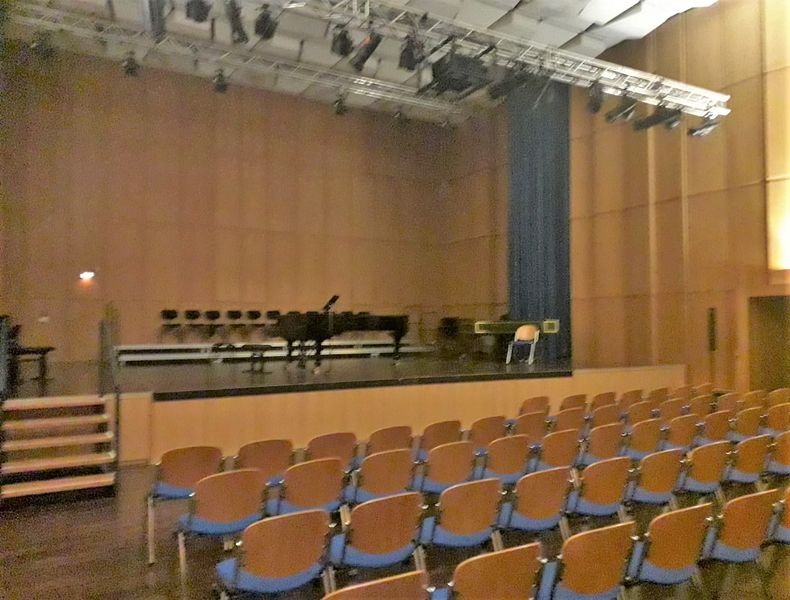 Datei:Saarbrücken, Musikhochschule (Großer Saal) (3).jpg