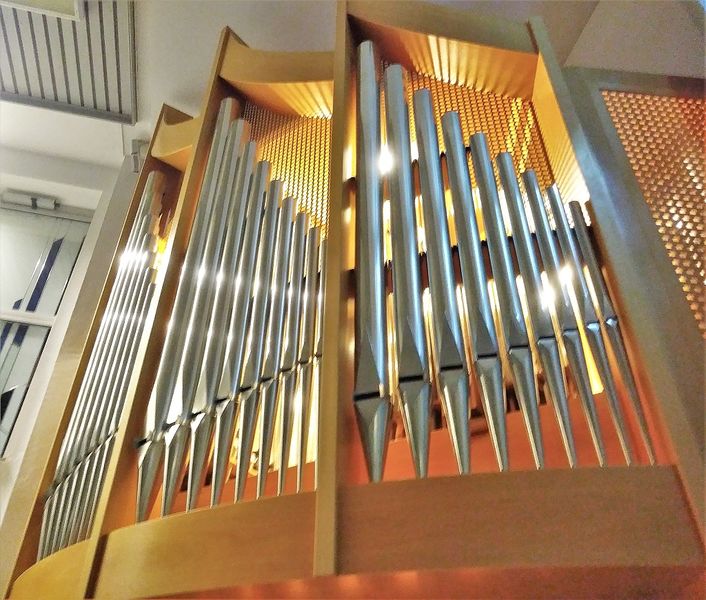 Datei:Saarbrücken, Neuapostolische Kirche (3).jpg