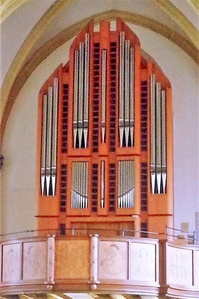 Datei:Saarburg, St. Laurentiusneu.jpg