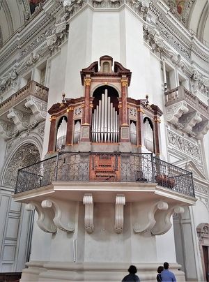 Salzburg, Dom (Venezianische Orgel).jpg