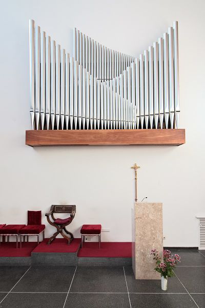 Datei:Salzburg Parsch kostbaren Blut.jpg