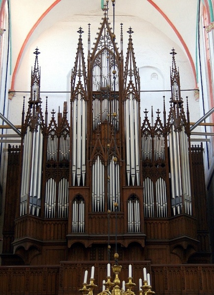 Datei:Schwerin, Dom Ladegast-Orgel.jpg