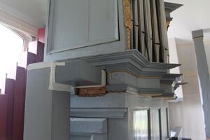 Sichertshausen, evangelische Dorfkirche, Orgel, Windkanal 1.jpeg