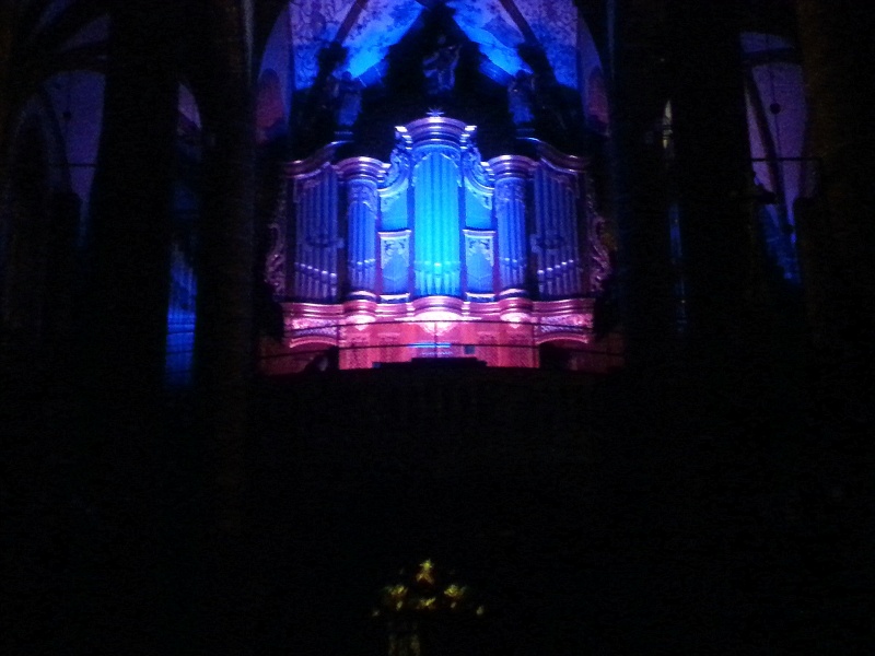 Datei:St. Wendel, Wendalinusbasilika Orgel im Advent 2014 (14).jpg