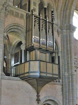 Trier, Dom St. Peter (Chororgel).JPG