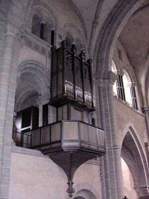 Trier Dom St.Petrus Chororgel.JPG