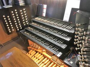 Trierer Dom Spieltischneu.JPG