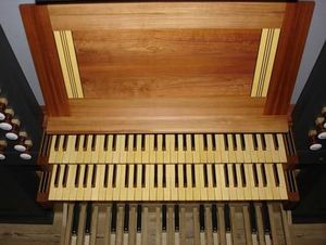 Visp Dreikönigskirche Tastatur.JPG