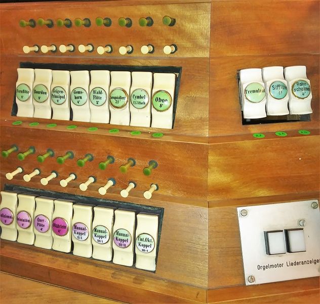 Datei:Vohenstrauß, Weise-Orgel (3).jpg
