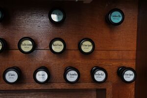 Waldböckelheim, ev Bergkirche, Orgel, Register, 3.JPG