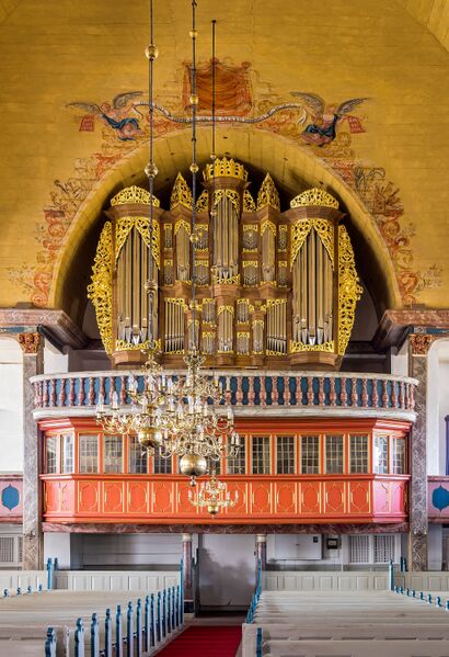 Datei:Wesselburen, St. Bartholomäus, Orgelprospekt.jpg