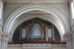 Wien-Favoriten, Pfarrkirche St. Johannes Evangelist, Prospekt.jpg
