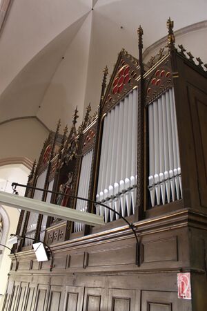 Wien-Währing, St. Josef, Prospekt nah.jpg