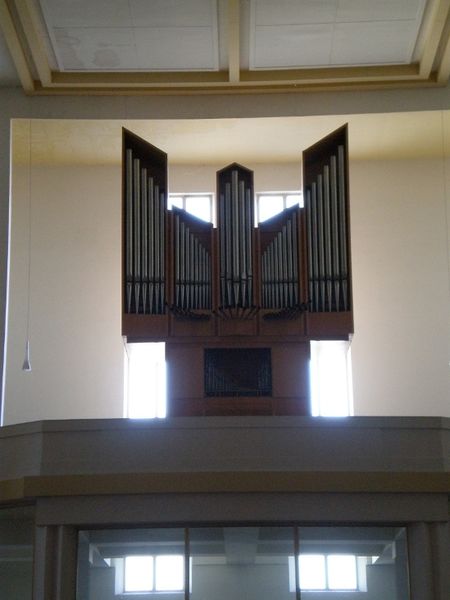 Datei:Wien Favoriten, Maria vom Berge Karmel (Oberkirche) Prospekt.jpg