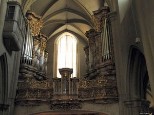 Wien Michaelerkirche.JPG