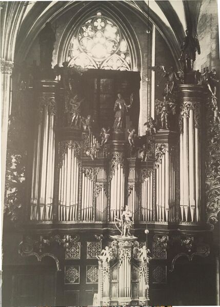 Datei:Wien Stephansdom Walcker Riesenorgel (1).jpg