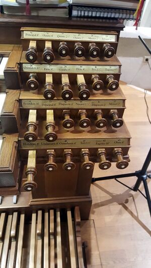 Wiener Neustadt Dom Register rechts.jpg