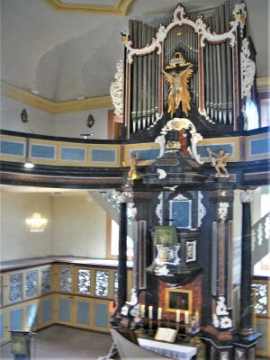 Wiesbaden-Schierstein, Christophoruskirche.JPG